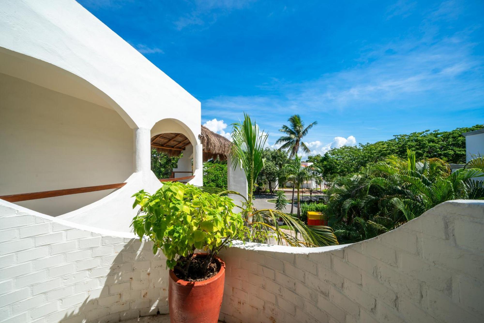 Spacious 2 Bedroom In Playacar Ii - At Rosa Blanca - Sueno Playa del Carmen